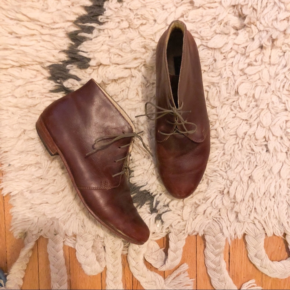 Nisolo Chukka Boots in Brandy